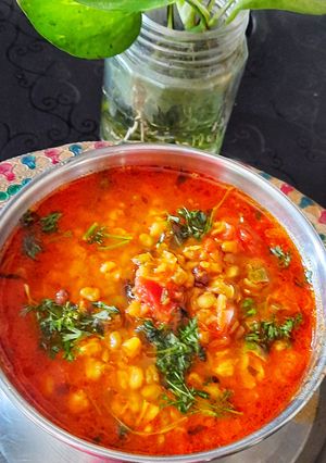 मुंग डाळ वरण (Moong Dal Varan Recipe In Marathi) रेसिपी चे मुख्य फोटो 