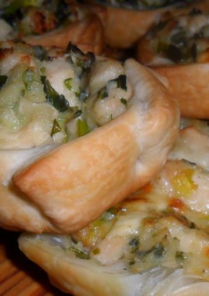 Una foto de Canastitas de puerro, pollo y queso