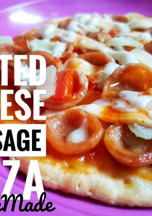 Foto resep Melted Cheese Sausage Pizza (cepat & lezat)