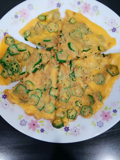 秋葵煎蛋(素食料理)(方便料理)(簡單料理)(快速料理)(清冰箱料理) 的食譜成品照片