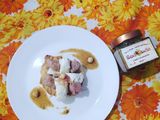 Frisella salsiccia, burrata, cipolle caramellate e nocciole