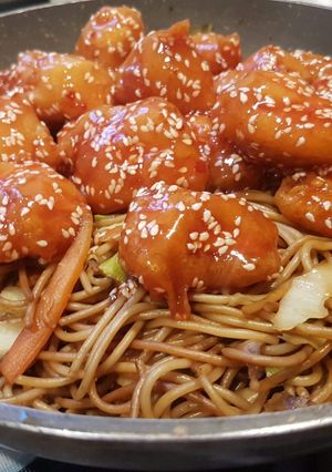 Kínai Pirított Tészta, Szezámmagos Csirkemell falatkákkal recept fotója