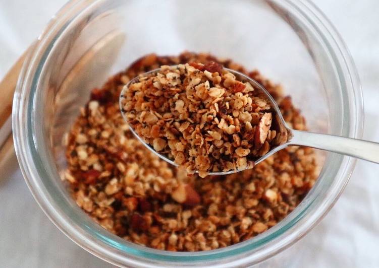 Mohn-Granola