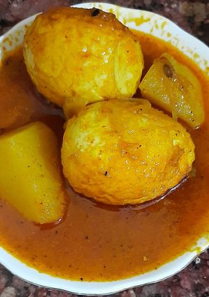 আলু দিয়ে ডিমের ঝোল (aloo diye dimer jhol recipe in Bengali) রেসিপির প্রধান ছবি