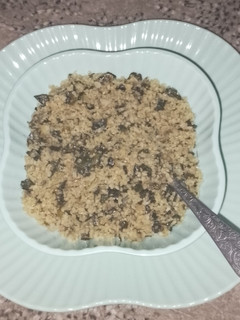 A picture of Dambun Shinkafa da Zogale A sauƙaƙe (أكلة نيجيرية بالرز المبشر).
