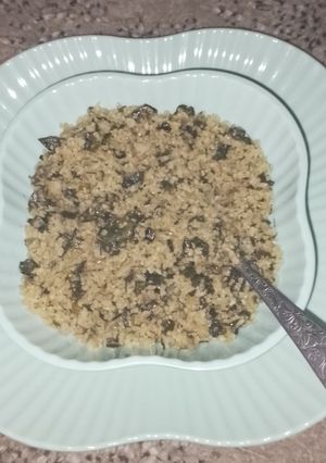 A picture of Dambun Shinkafa da Zogale A sauƙaƙe (أكلة نيجيرية بالرز المبشر).