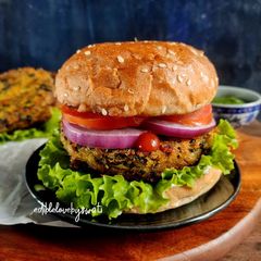 Aloo Methi Tikki Burger A picture of Aloo Methi Tikki Burger.