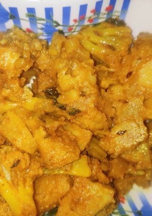 आलू गोभी की सब्जी (aloo Gobi ki sabzi recipe in Hindi) रेसिपी मुख्य फोटो