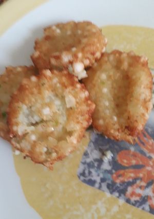 A picture of Sabudana vada.