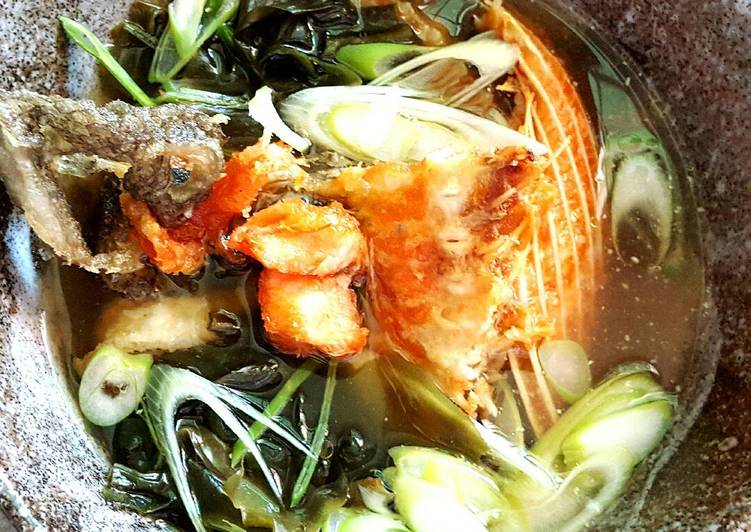 Easy Purry&#39;s Crispy Salmon Seaweed Soup