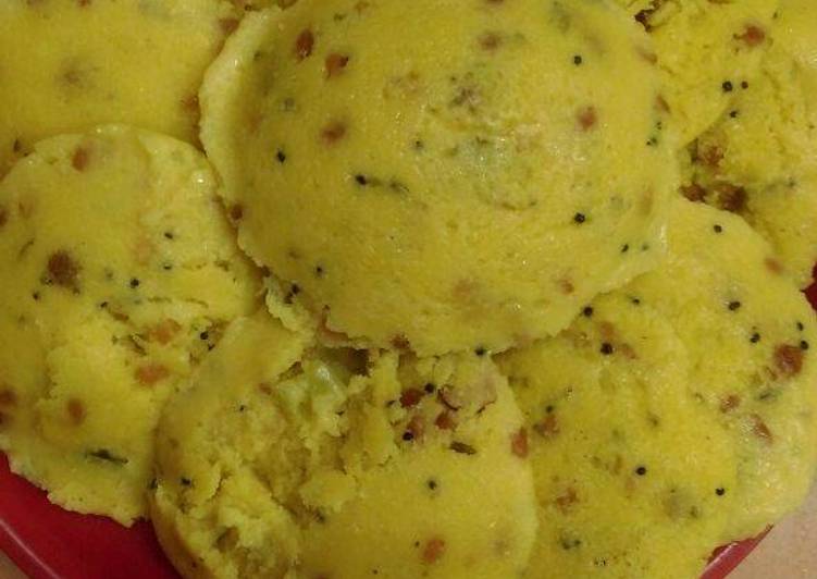 Steps to Prepare Perfect Makki (corn)flour idli