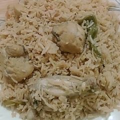 A picture of Chicken pulao.