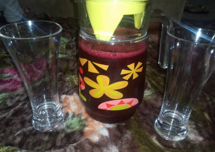 Fruity hibiscus drink (zobo)