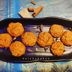 A picture of Cinnamon and Spice Christmas Cookies.