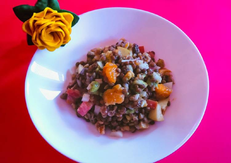 Ensalada de lentejas con fruta