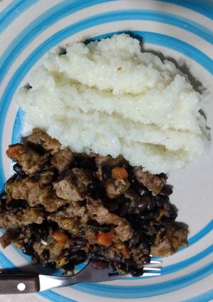 Una foto de Feijuada🇧🇷 (versión de una argentina 🇦🇷)