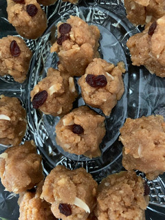 અડદિયા (Adadiya Recipe In Gujarati) રેસીપી મુખ્ય ફોટો