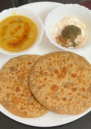 A picture of Multigrain Flour Achari Missi Paratha.