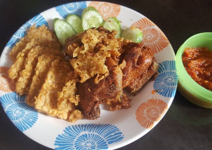 Ayam kremes