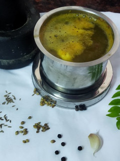 பருப்பு ரசம்(paruppu rasam recipe in tamil) செய்முறை முக்கிய புகைப்படம்