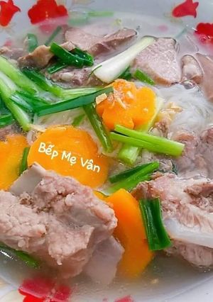 Hình của món Hủ tiếu xương và lưỡi heo.