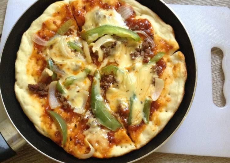 Langkah Mudah untuk Menyiapkan Pan Pizza Meat Lover, Bisa Manjain Lidah