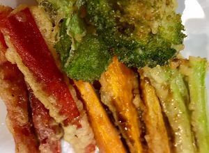 Una foto de Tempura de vegetales
