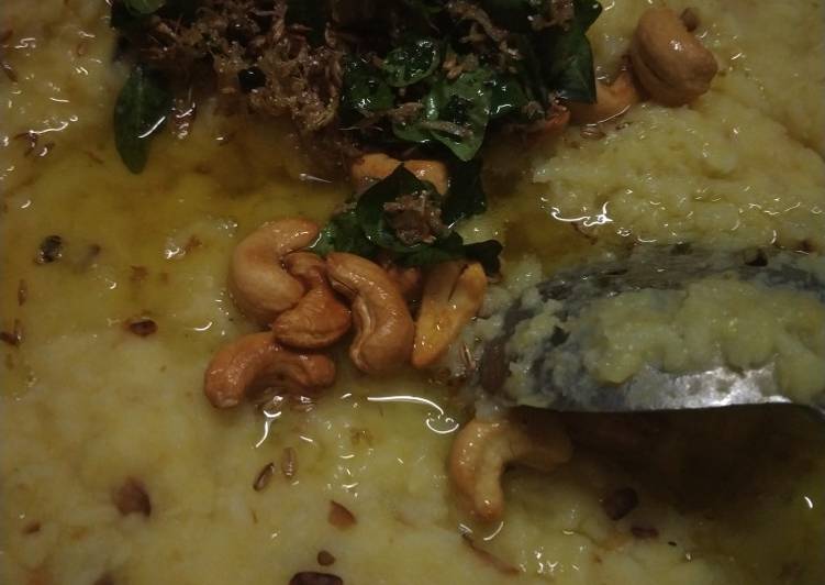Steps to Make Any-night-of-the-week Khara Pongal