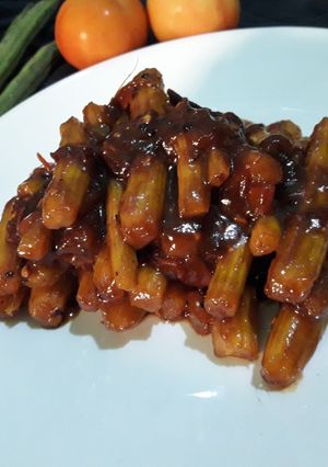 सहजन फली की खटीमिठी सबजी(sahjan fali ki khatti mitthi sabji recipe in hindi) रेसिपी मुख्य फोटो