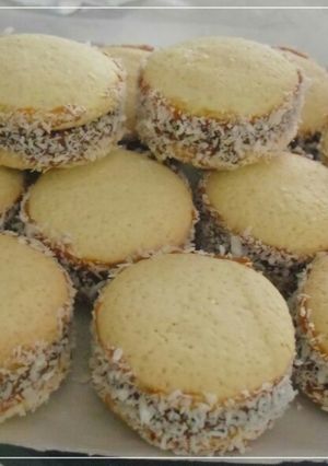 Una foto de Alfajores sin manteca!