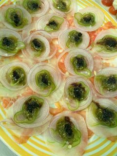 Una foto de Ensalada de carpaccio de verduras con pesto