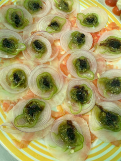 Una foto de Ensalada de carpaccio de verduras con pesto
