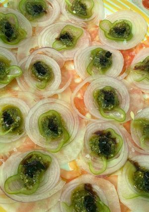 Una foto de Ensalada de carpaccio de verduras con pesto