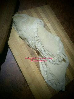 A picture of 160pcs Samosa sheets.