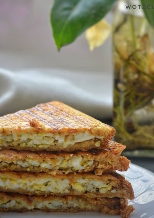 A picture of Boiled Egg and cheese sandwich.