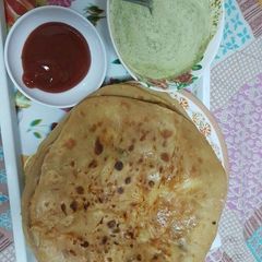 A picture of Aloo ka paratha.