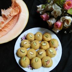 A picture of Melon Laddoo.