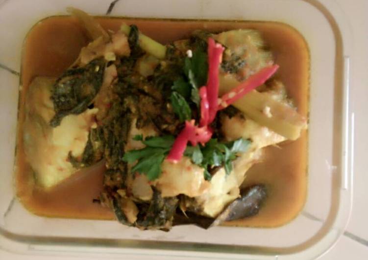 Resep Asam padeh ikan mas daun rosela Lezat