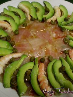 Una foto de Carpaccio de bacalao ahumado marinado
