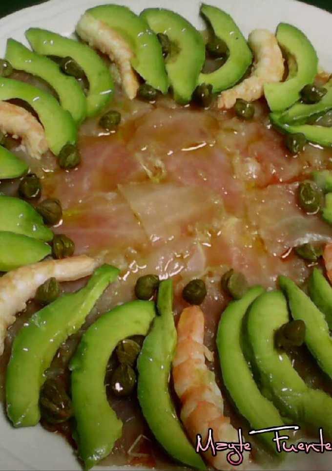 Una foto de Carpaccio de bacalao ahumado marinado