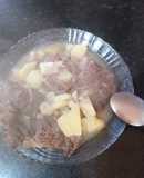 Caldo de carne con papas y ñame