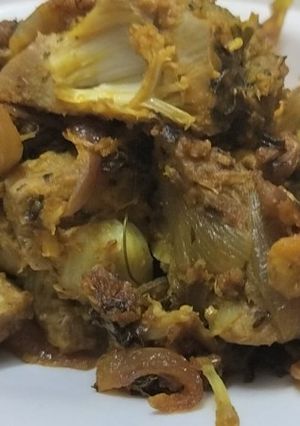 A picture of Kathal masaledar sukhi sabzi.