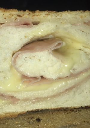 Una foto de Pan casero relleno