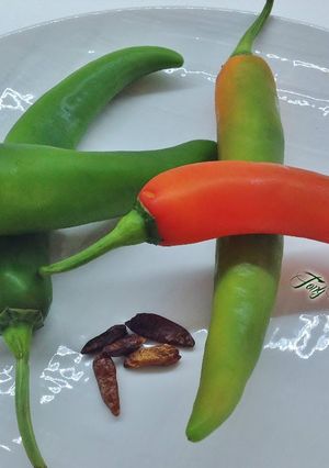 Foto di Peperoncini: diabolica bontà. Varietà e una ricetta veloce e interessante per i più coraggiosi