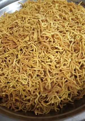 A picture of Aloo bhujiya.