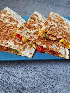 Csirkés quesadilla recept fotója