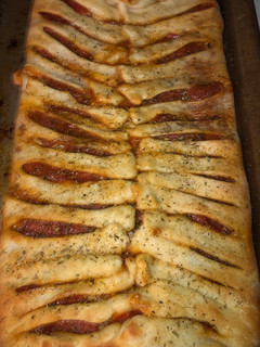 A picture of $8 Easy pizza braid.