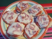 Una foto de pizzetas con levadura