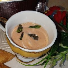 A picture of Mayo sauce.