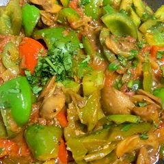A picture of Bellpepper Mushroom Gravy.